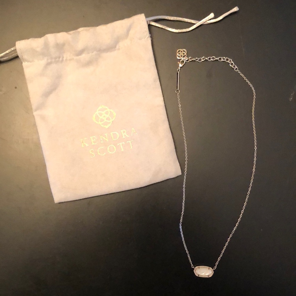Kendra Scott necklace